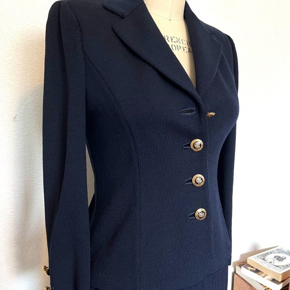 St. John Collection St. John Basics Navy Knit Skirt Suit w/ pleated skirt SIZE 4 - Picture 5 of 8